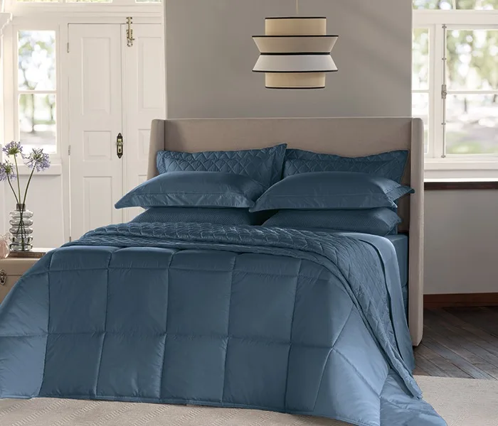 EDREDOM NUAGE 300 FIOS - PRUSSIAN BLUE