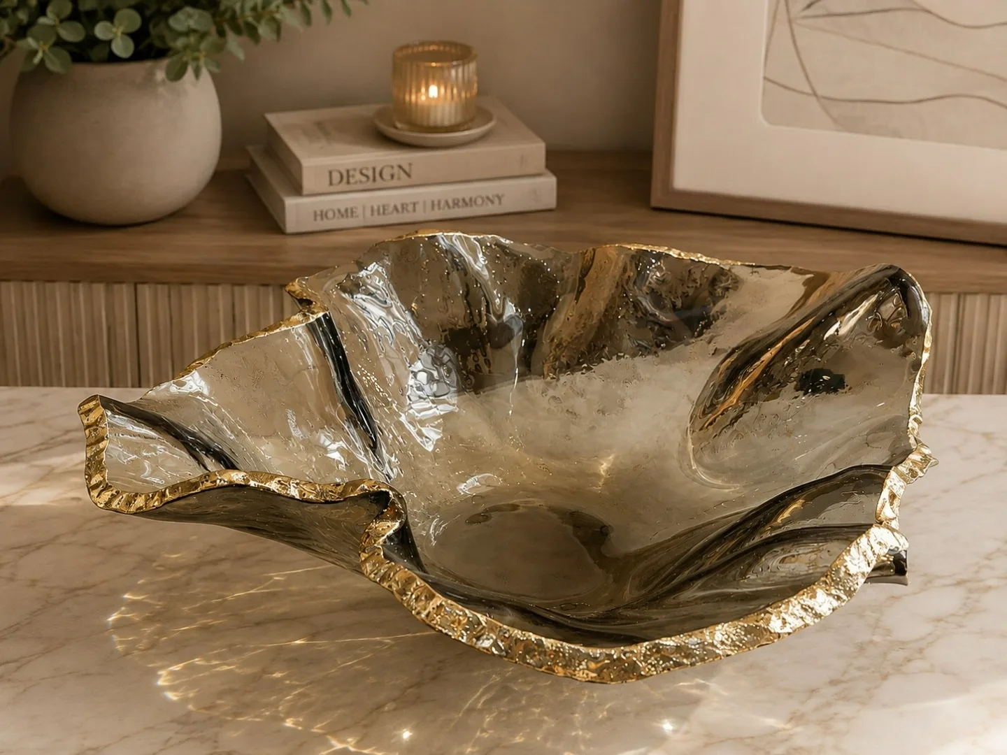 CENTRO DE MESA DE VIDRO FUME COM DOURADO