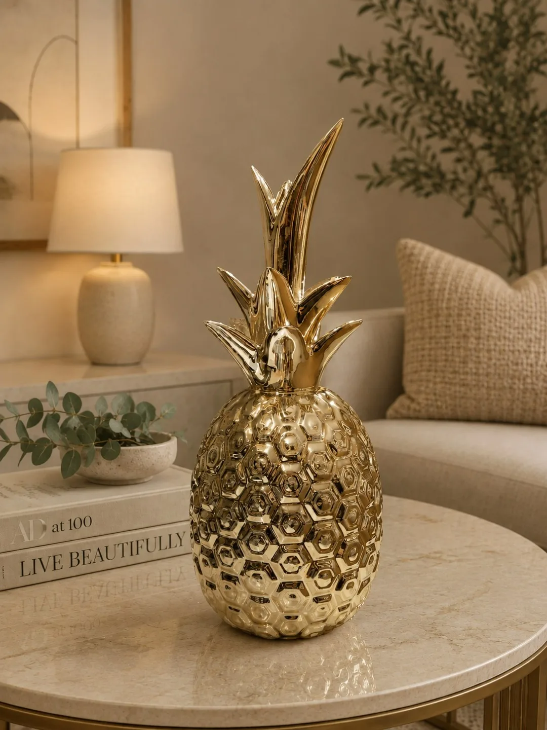 figura decorativa abacaxi dourado