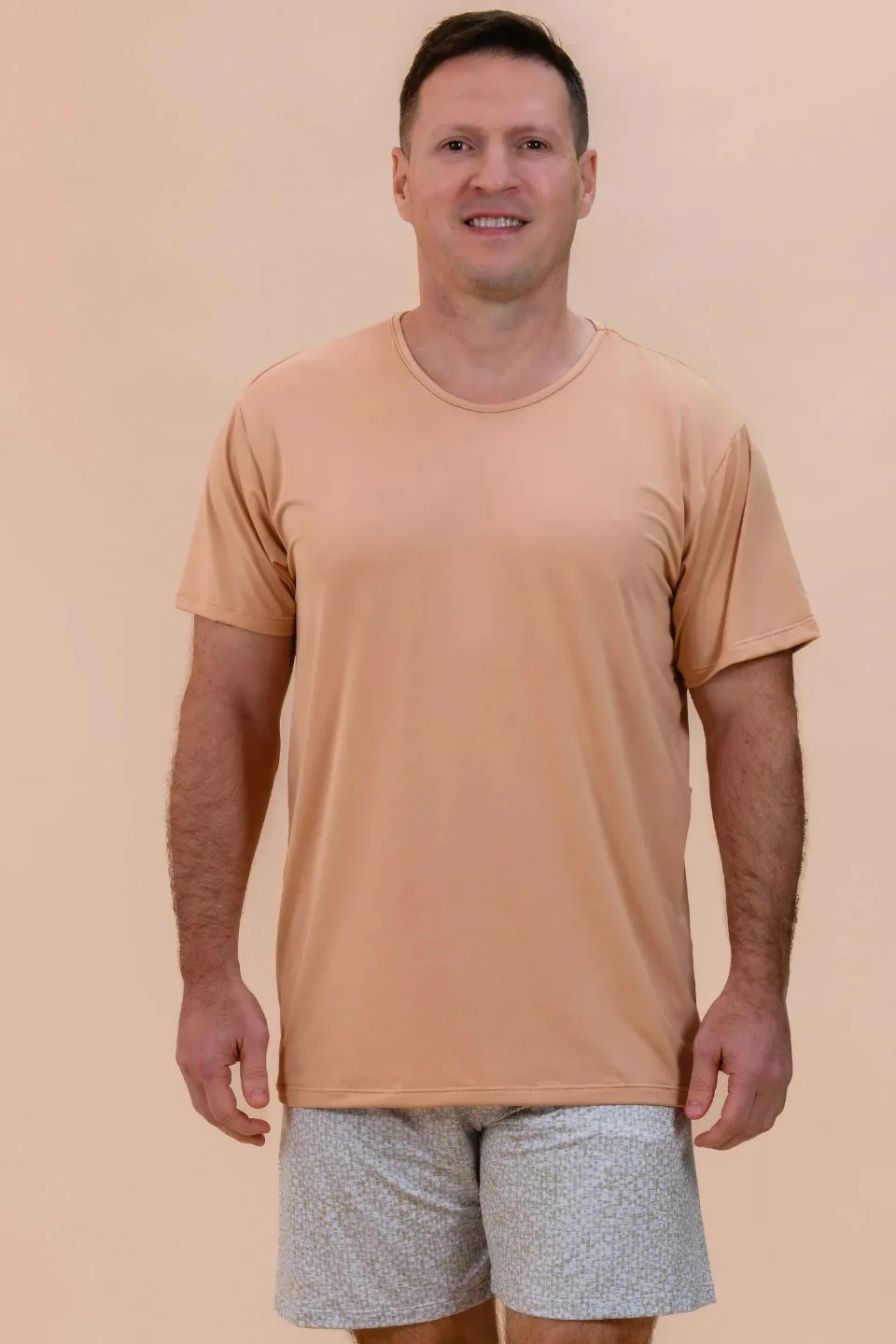 PIJAMA MASCULINO CURTO BEGE COM DOURADO